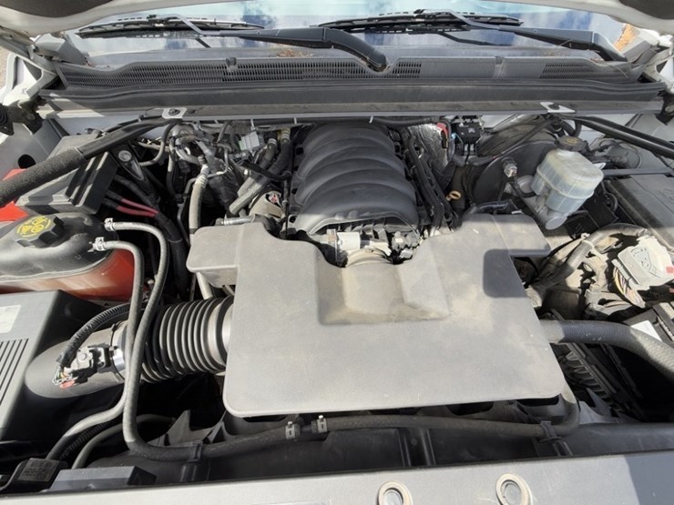 2016-chevrolet-tahoe-image-13