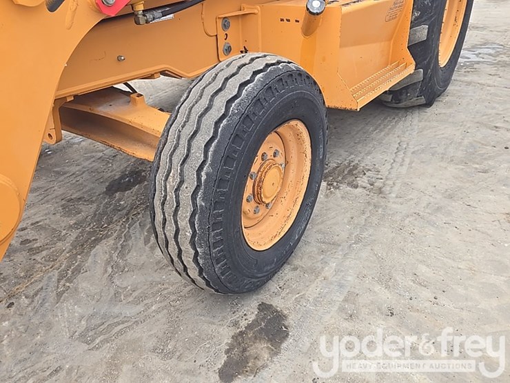 2004-case-580m-image-10