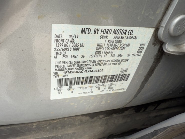 2020-ford-explorer-image-10