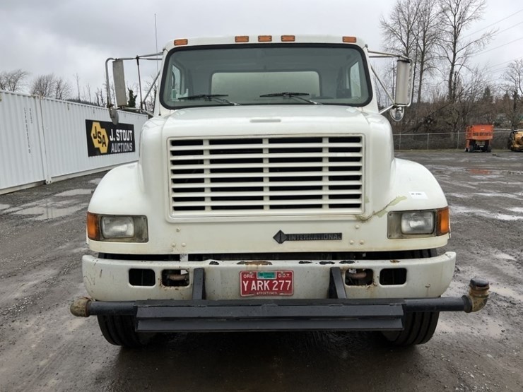 2000-international-4700-image-8