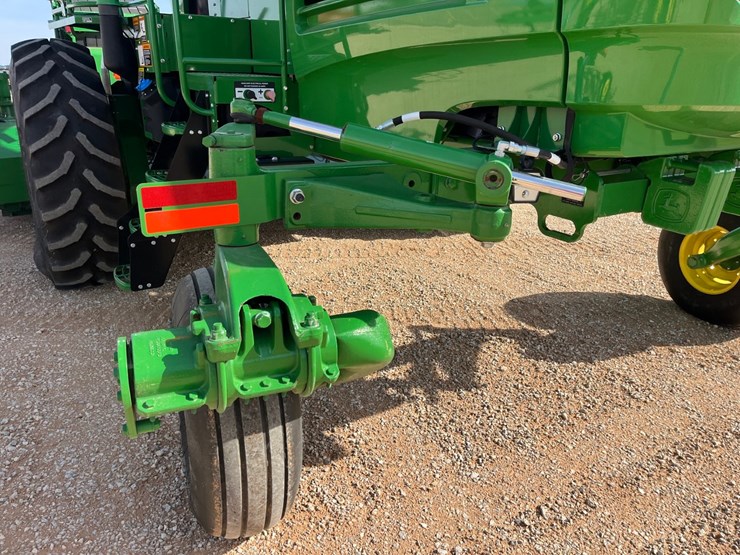 2023-john-deere-w235r-image-23