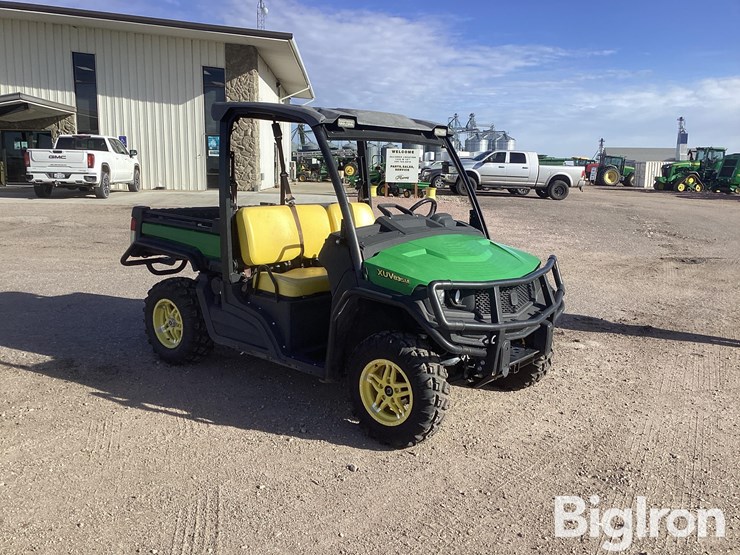 2019-john-deere-gator-image-3