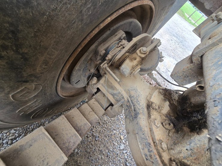 1996-mack-rd690s-image-84