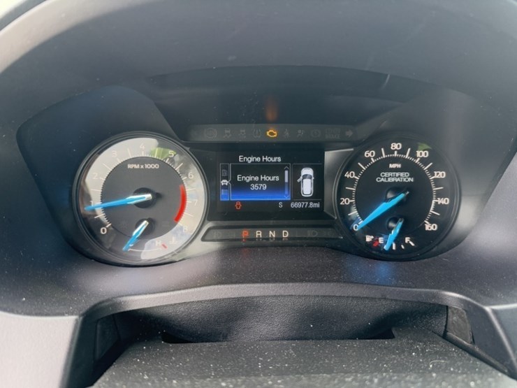 2017-ford-explorer-image-30