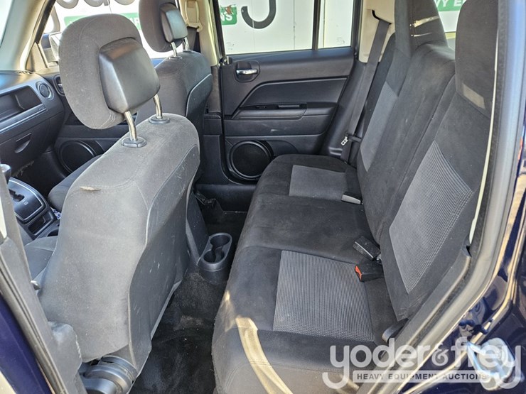 2014-jeep-patriot-image-16