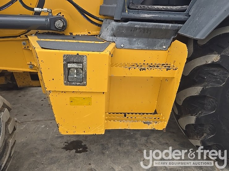 2021-deere-310sl-image-54