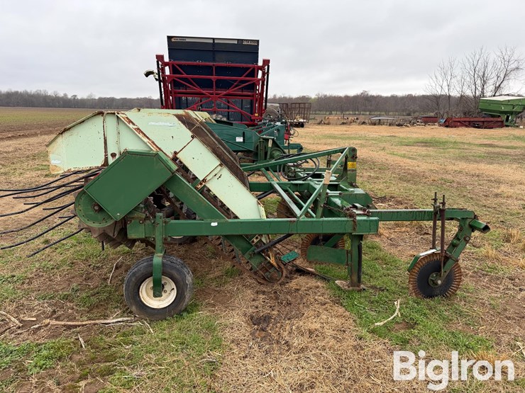 2001-kmc-4-30-peanut-digger-image-4