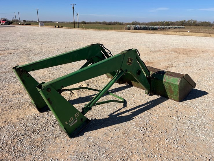john-deere-146-image-8