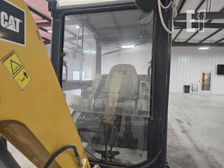 2008-caterpillar-301.8c-image-17