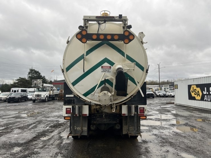 2011-freightliner-vac-con-t/a-vacuum-truck-image-4