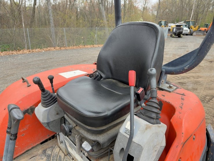 2004-kubota-kx121-3-image-27