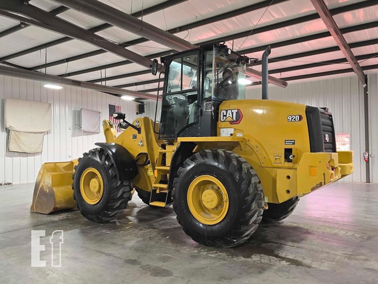 2022-caterpillar-920-image-4