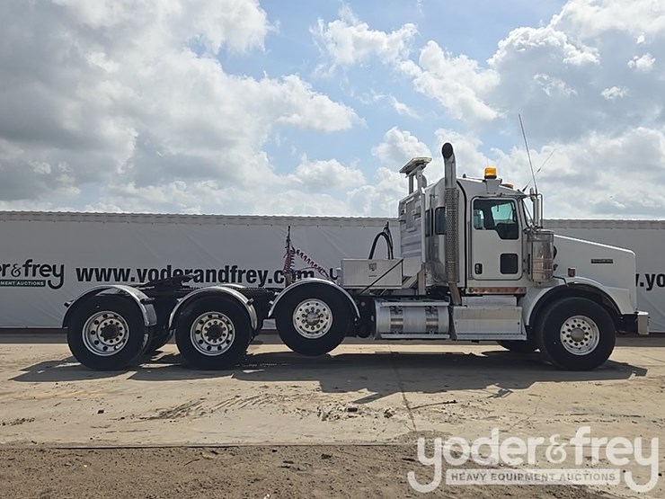 2014-kenworth-t880-image-6