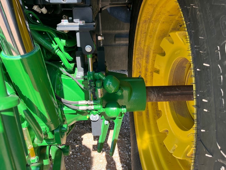 2015-john-deere-6145r-image-16