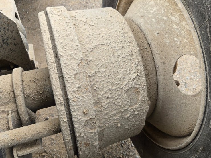 2001-mack-rd690s-image-110