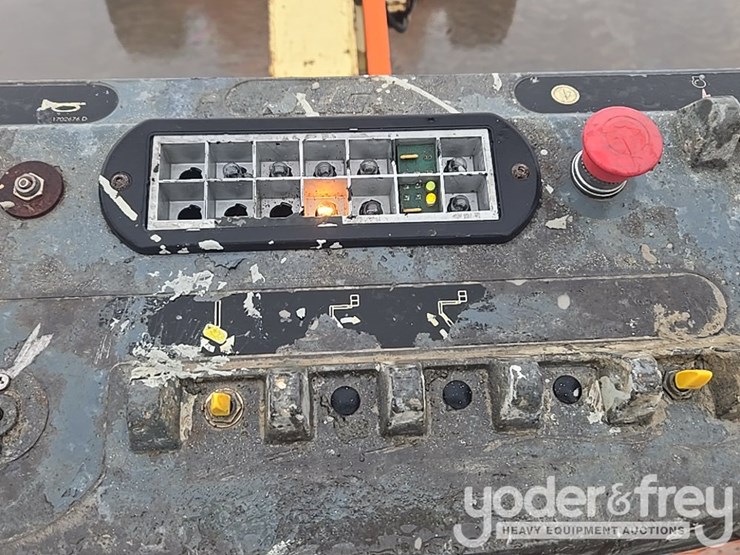 2008-jlg-400s-image-28