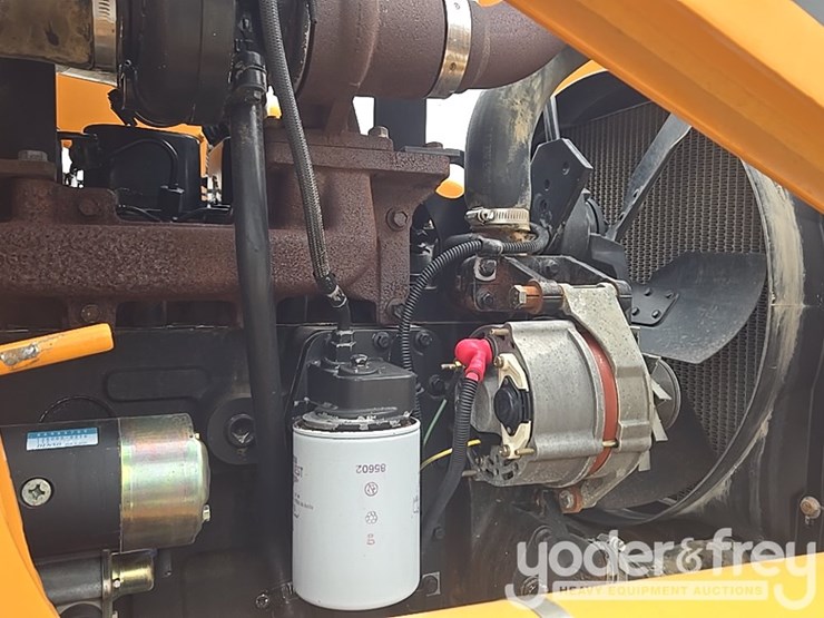 2004-case-580m-image-47