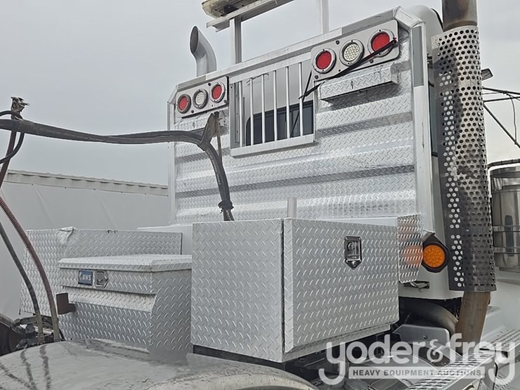 2014-kenworth-t800-image-84