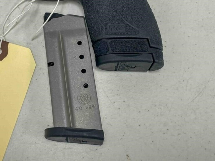 smith-&-wesson-pistol-image-6