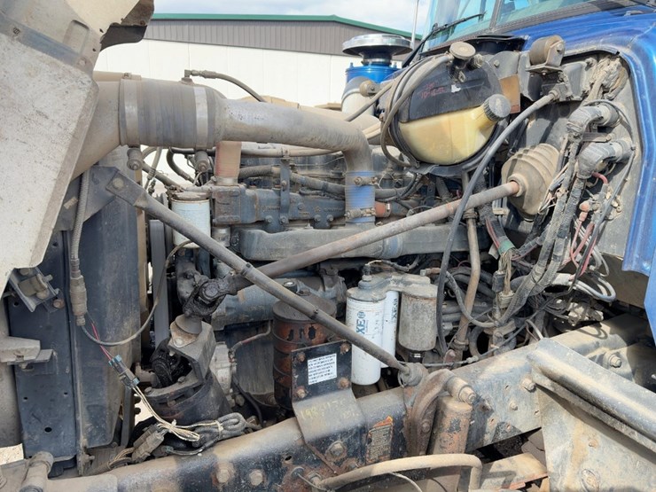 2000-mack-rd688s-image-8