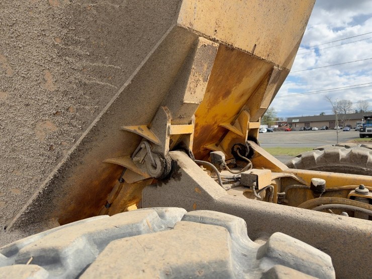 2003-volvo-a40d-image-35