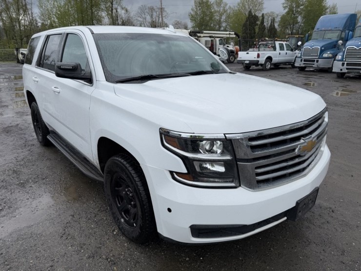 2019-chevrolet-tahoe-image-2