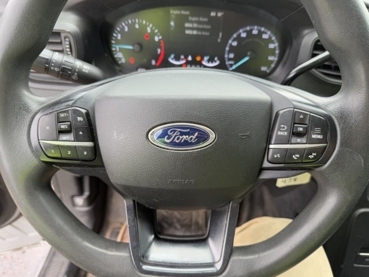 2020-ford-explorer-image-30
