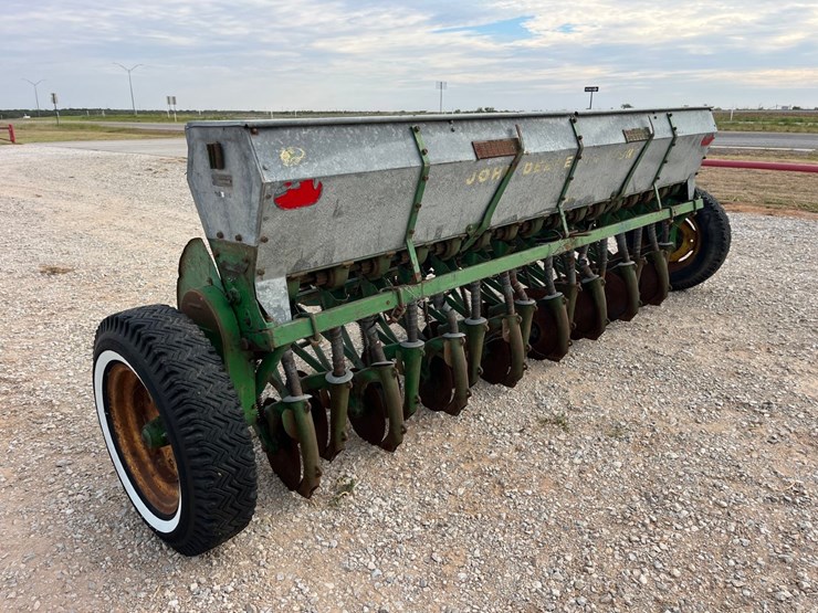 john-deere-16-image-11