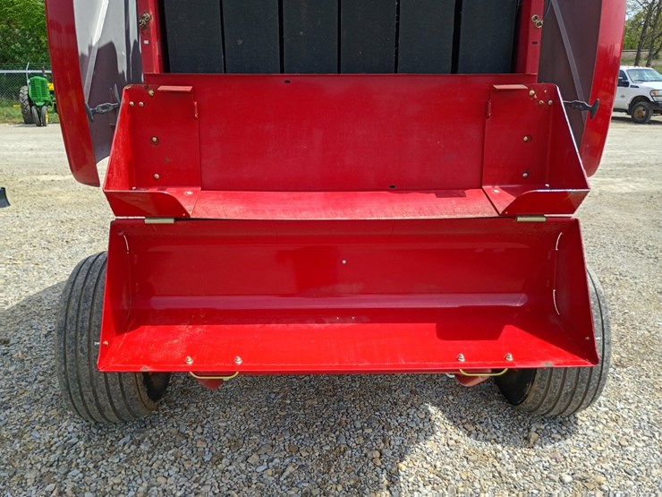 2020-new-holland-450-image-26