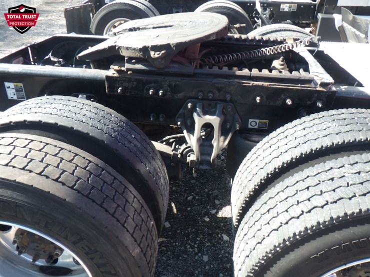 2022-peterbilt-567-image-7