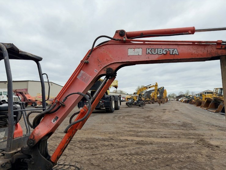 2004-kubota-kx121-3-image-11