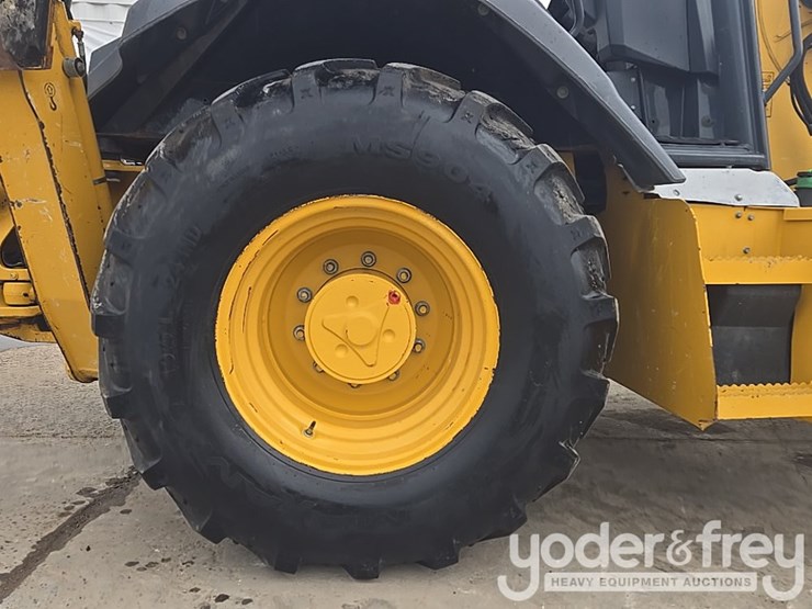 2018-deere-310l-image-19