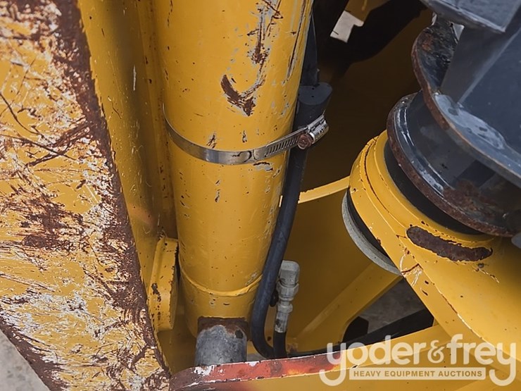 2018-deere-310l-image-45