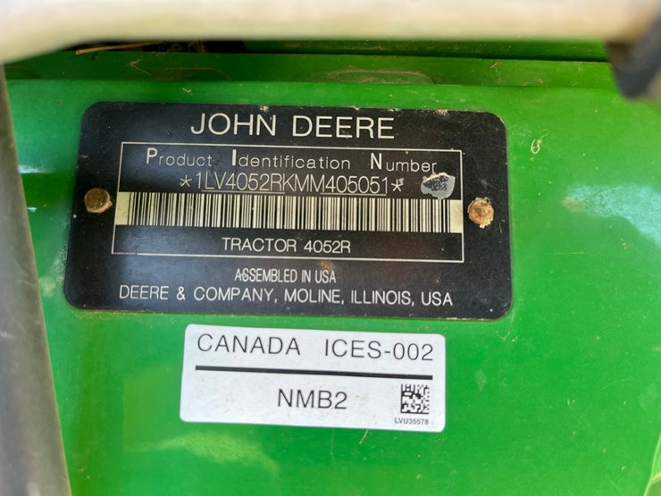 2021-john-deere-4052r-image-24