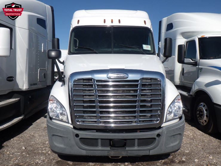 2019-freightliner-cascadia-125-image-2