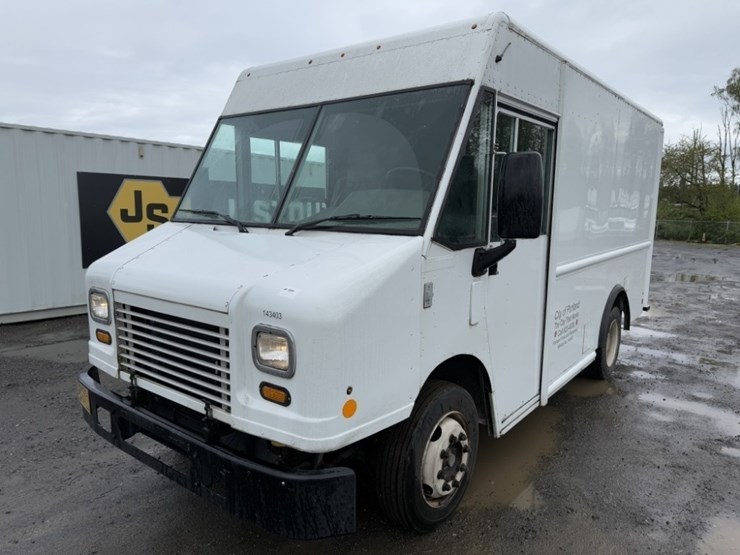 2014-freightliner-mt45-image-1