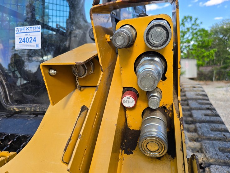 2023-caterpillar-299d3-xe-image-49