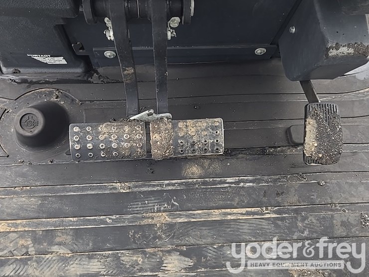 2021-deere-310sl-image-98