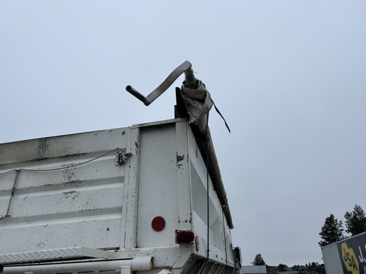 1994-peterbilt-377-image-39