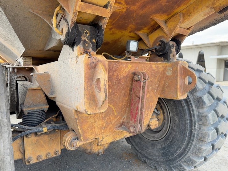 2003-volvo-a40d-image-21