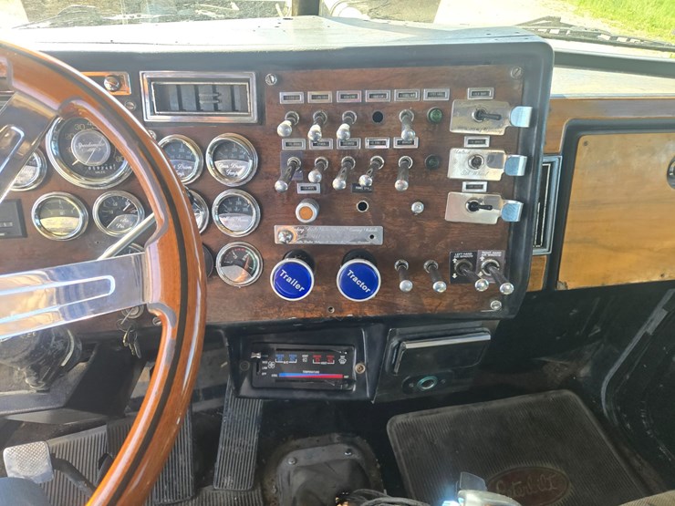 1987-peterbilt-379-image-66
