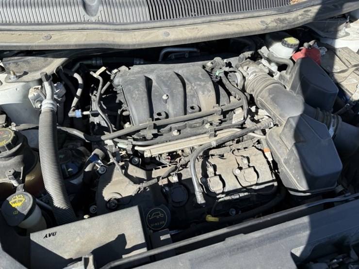 2017-ford-explorer-image-10