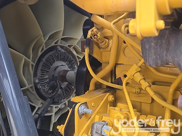 2018-deere-310l-image-86