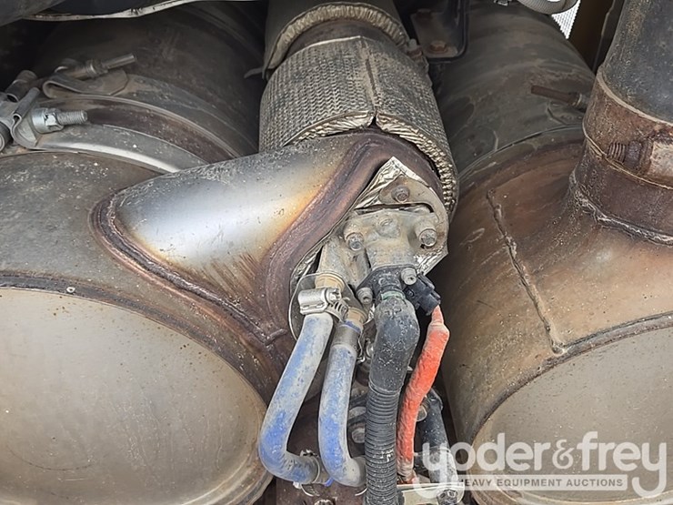 2019-caterpillar-d6-lgp-image-75