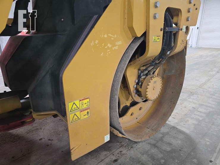 2017-caterpillar-cb10-image-14