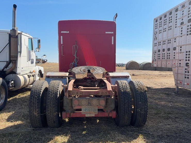 2012-kenworth-semi-image-5