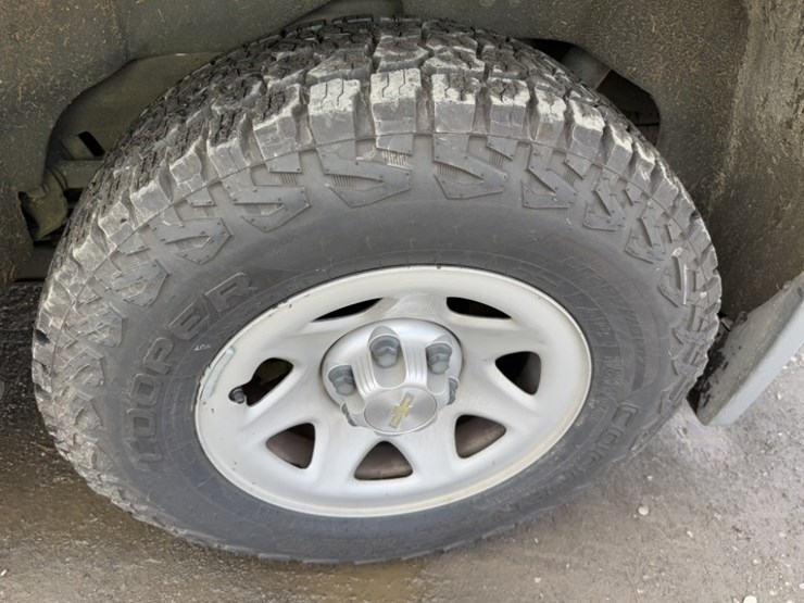 2013-chevrolet-tahoe-image-16