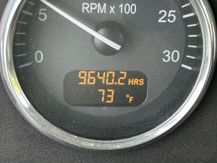 2017-peterbilt-337-image-15