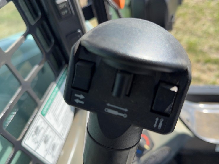 2021-bobcat-s740-image-21