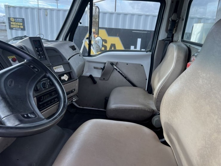 2001-sterling-l7500-image-29